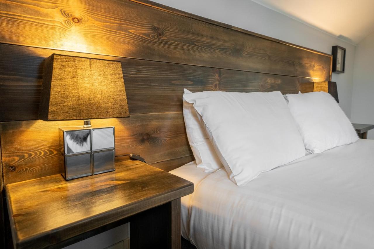 Oak Tree Inn بالماها المظهر الخارجي الصورة
